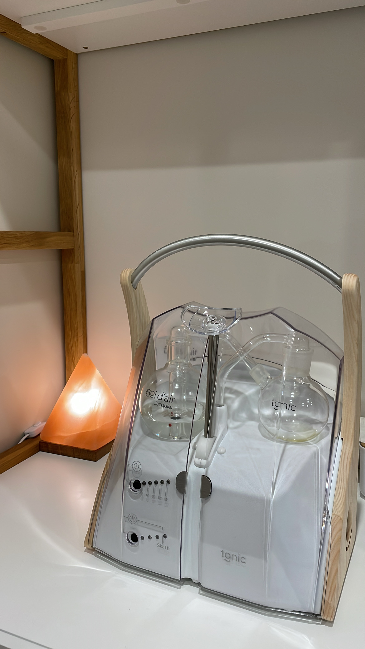 Emilie esthétique - esthéticienne à Loire Authion - Luminothérapie près d'Angers